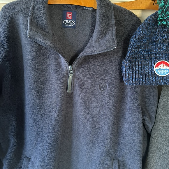 Bundle of two fleece pullover jackets & one American Eagle Beanie knitted hat - Picture 3 of 10